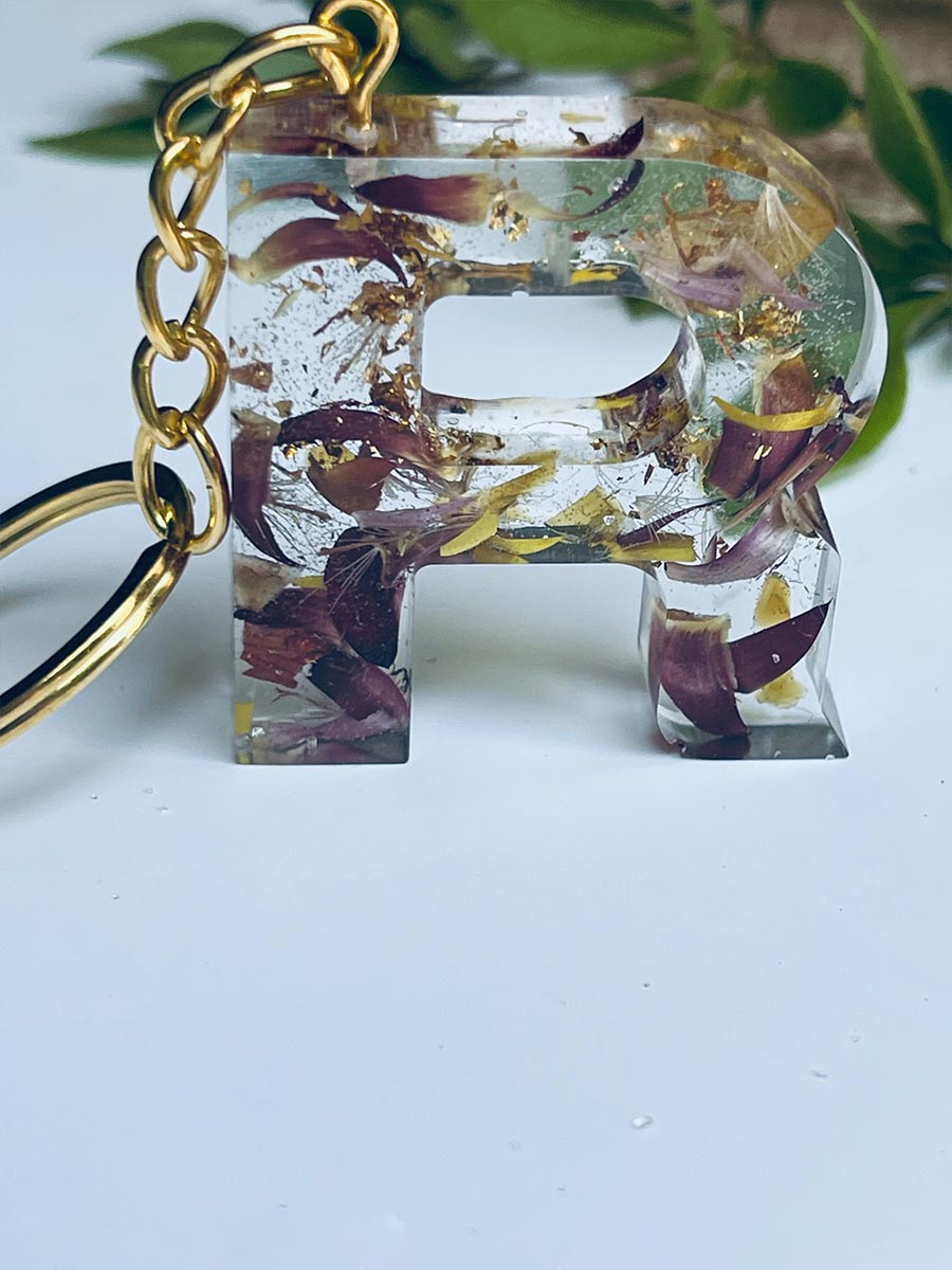 Mixed Color Flowers Gold Chain Cap Letters