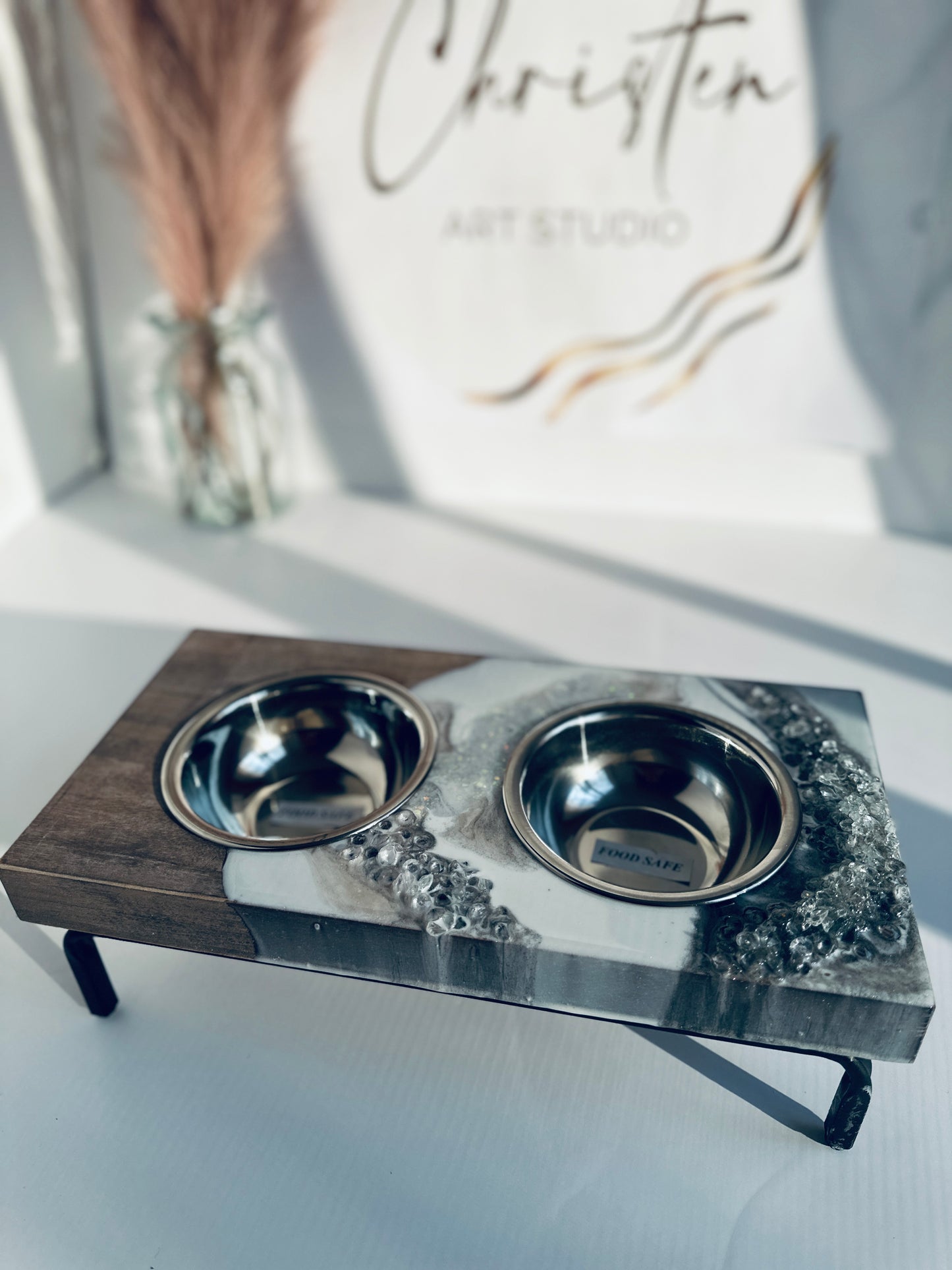 White & Gray Pet Feeder