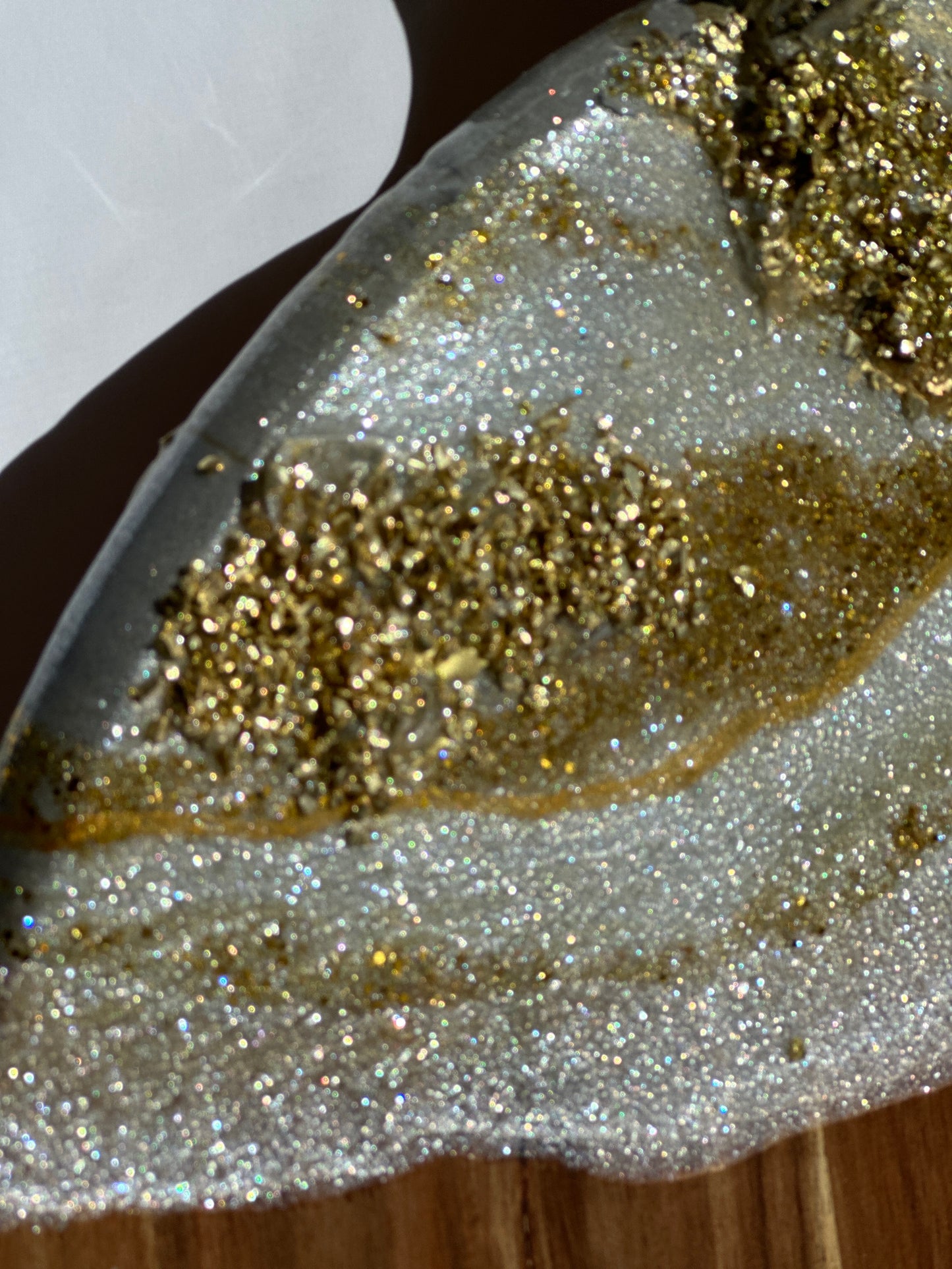 Pearl White & Gold Color Geode Marble Design Cheeseboard