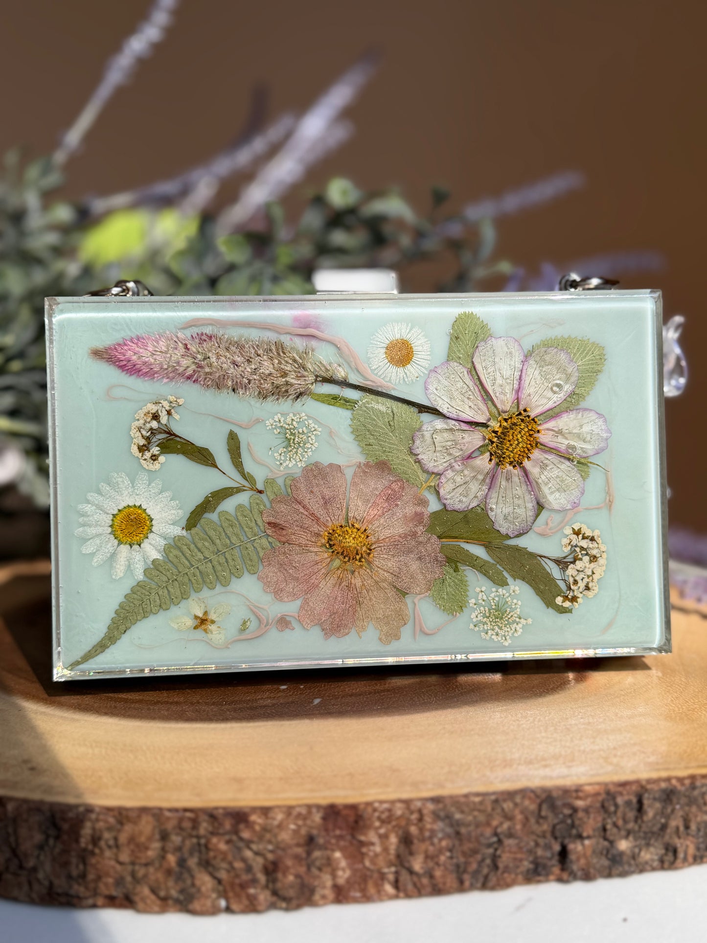 Real Flower Resin Clutch Bag – Acrylic Clear Evening Purse with Chain Strap for Women