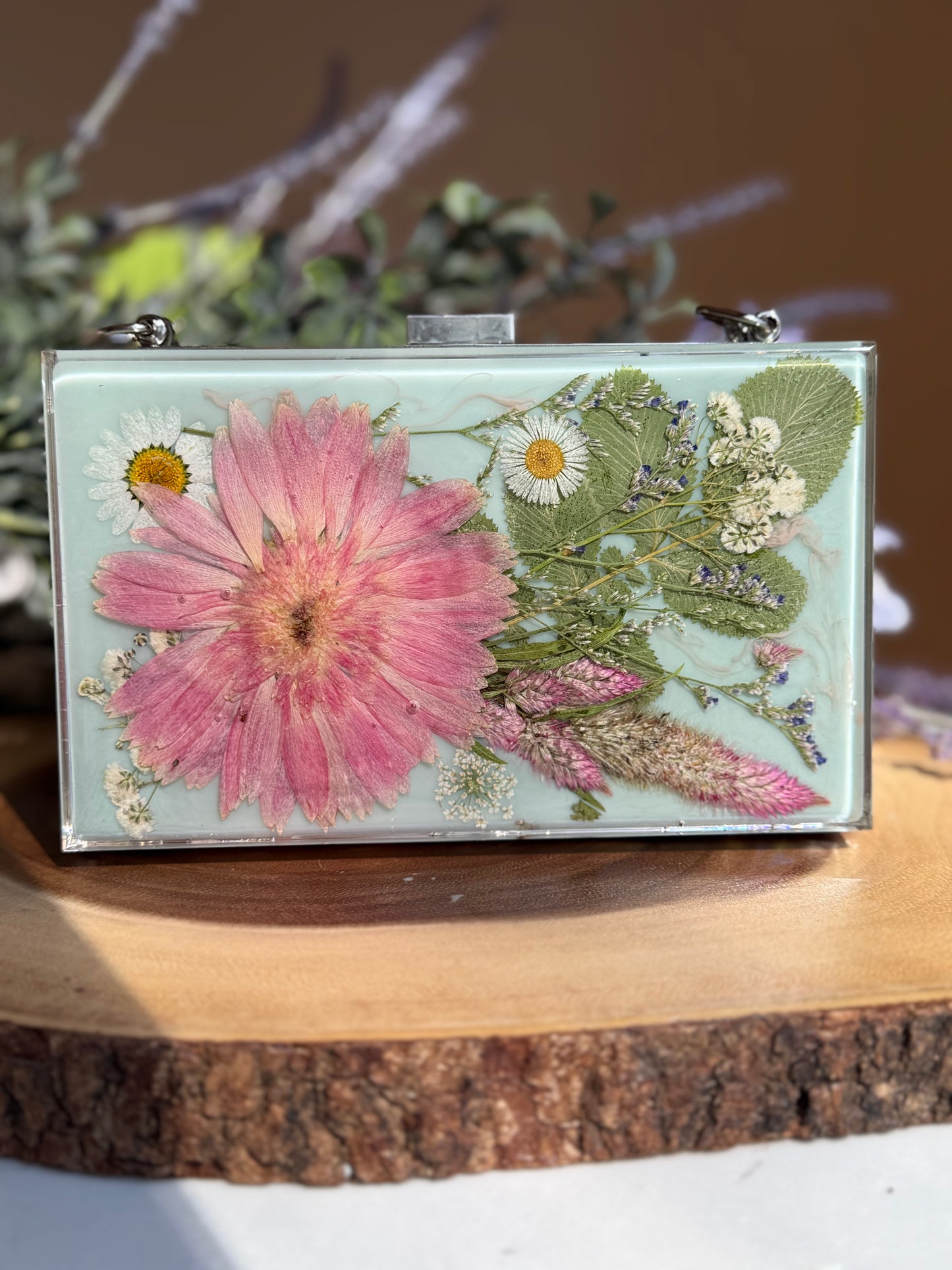 Real Flower Resin Clutch Bag – Acrylic Clear Evening Purse with Chain Strap for Women