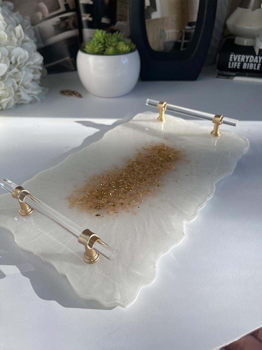 White and Gold Geode Shape Coasters and Tray Set