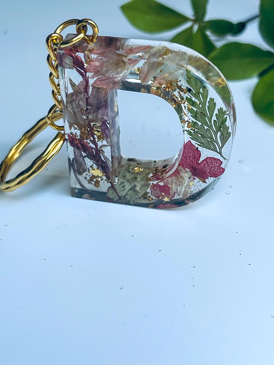 Mixed Color Flowers Gold Chain Cap Letters