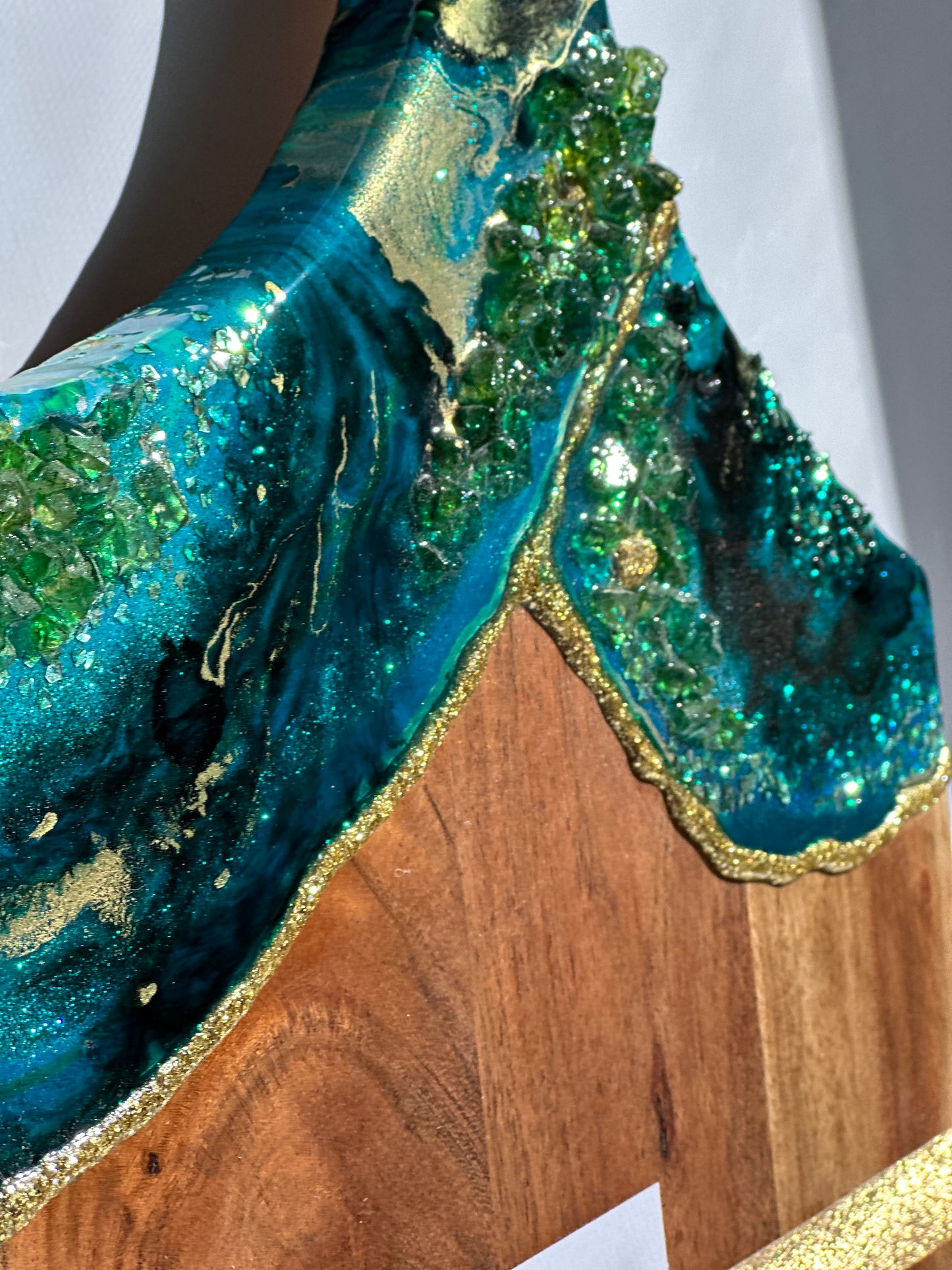 Green and Blue Gold Geode Design Cheeseboard